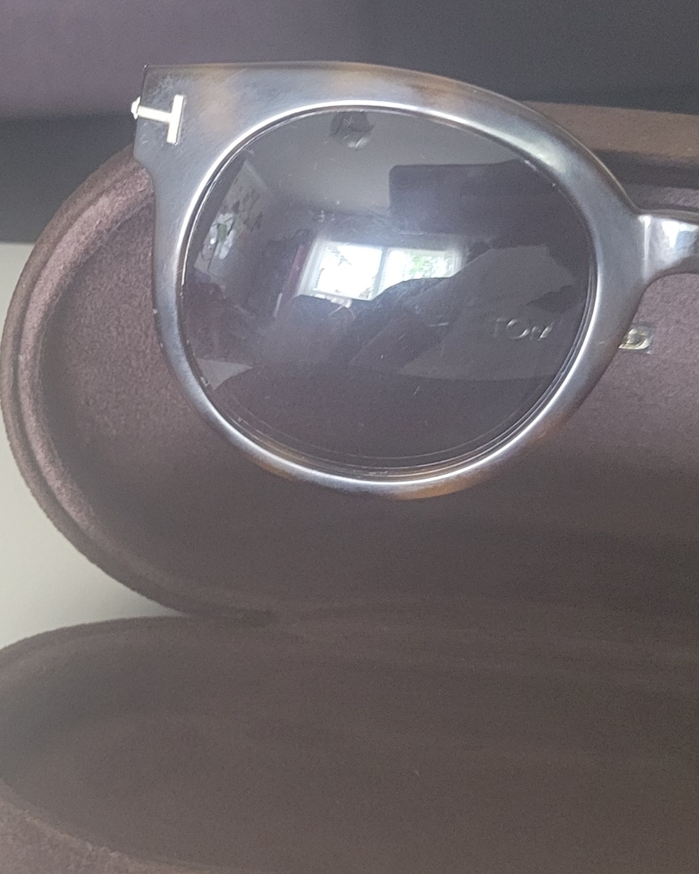 Tom Ford Tortoiseshell Round Sunglasses with Gradient Lenses Euc - Picture 15 of 16